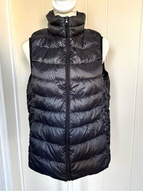 Uniqlo Black Ultra Light Down Quilted Puffer Vest - Sleeveless Zip Front medium
